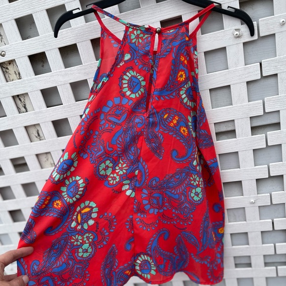 Everly Red and Blue Paisley Halter style closure tank top sz S - Picture 3 of 4